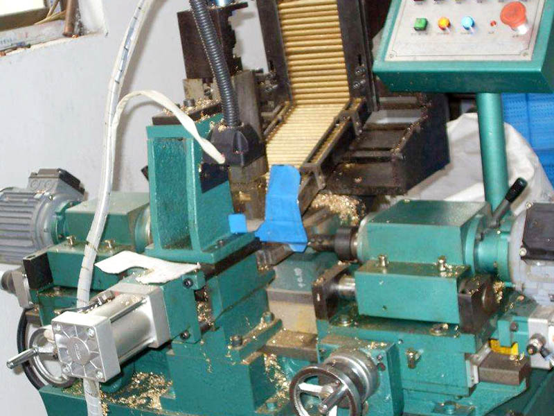 自動(dòng)鉆攻機(jī)需要調(diào)試多久？