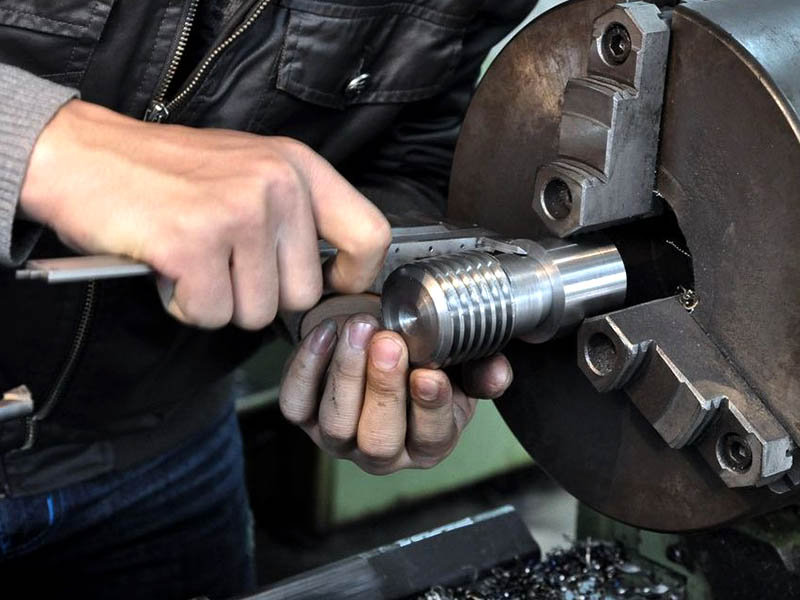 車工和加工中心誰累？工作難度！