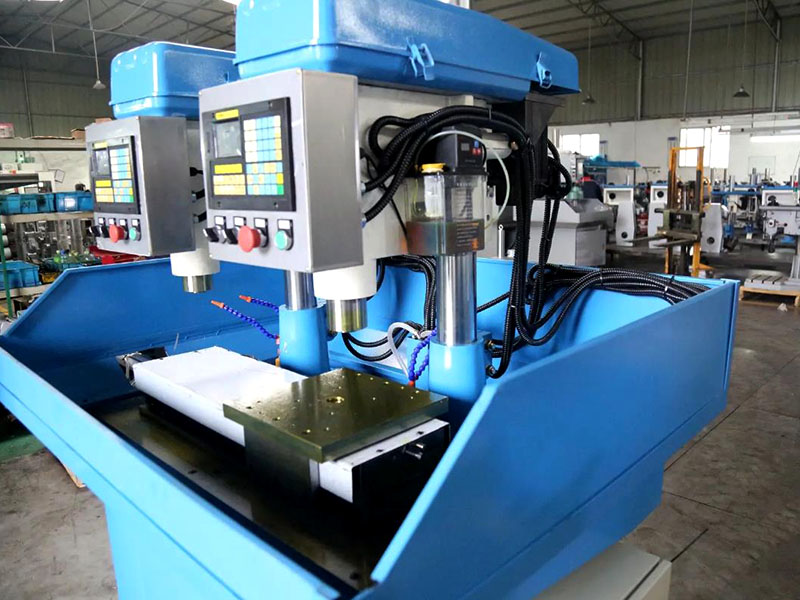 高速鉆攻機(jī)的幾大特點！