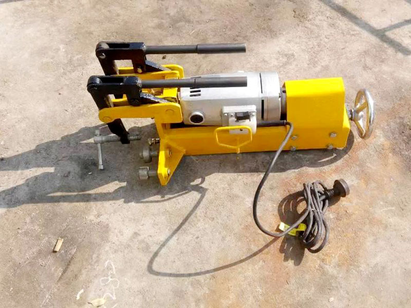 內(nèi)燃鋼軌鉆孔機(jī)怎么操作使用？